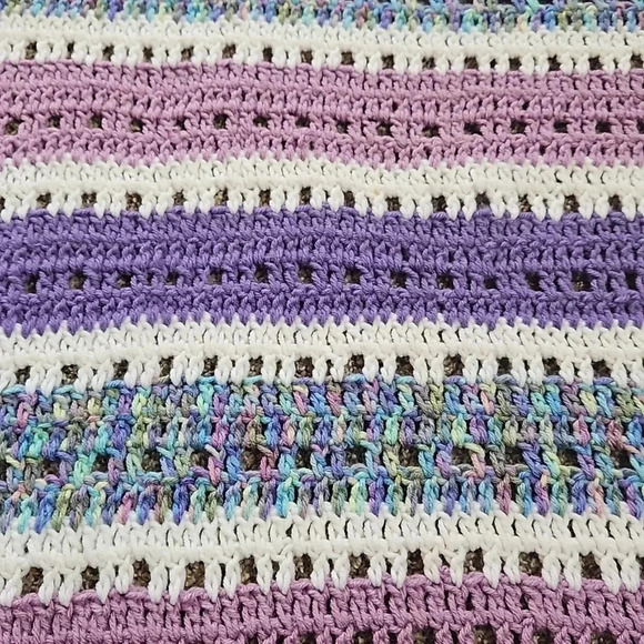 HAND MADE BLANKET - Picture 3 of 5